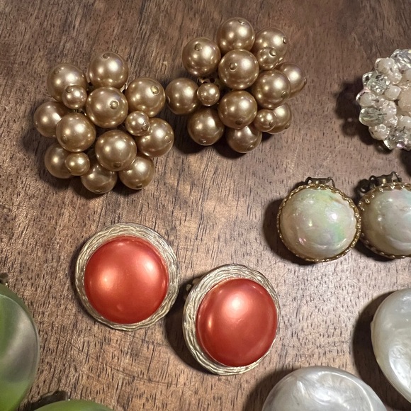 Vintage Japanese West Germany Hong Kong Clip Cluster Earrings - Picture 2 of 12